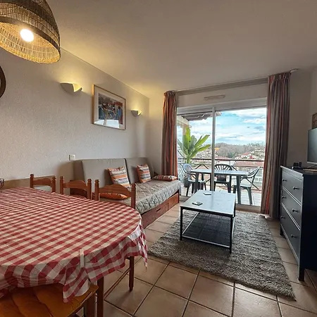 Avec Terrasse Dans Avec Piscine A - Fr-1-239-1107 *